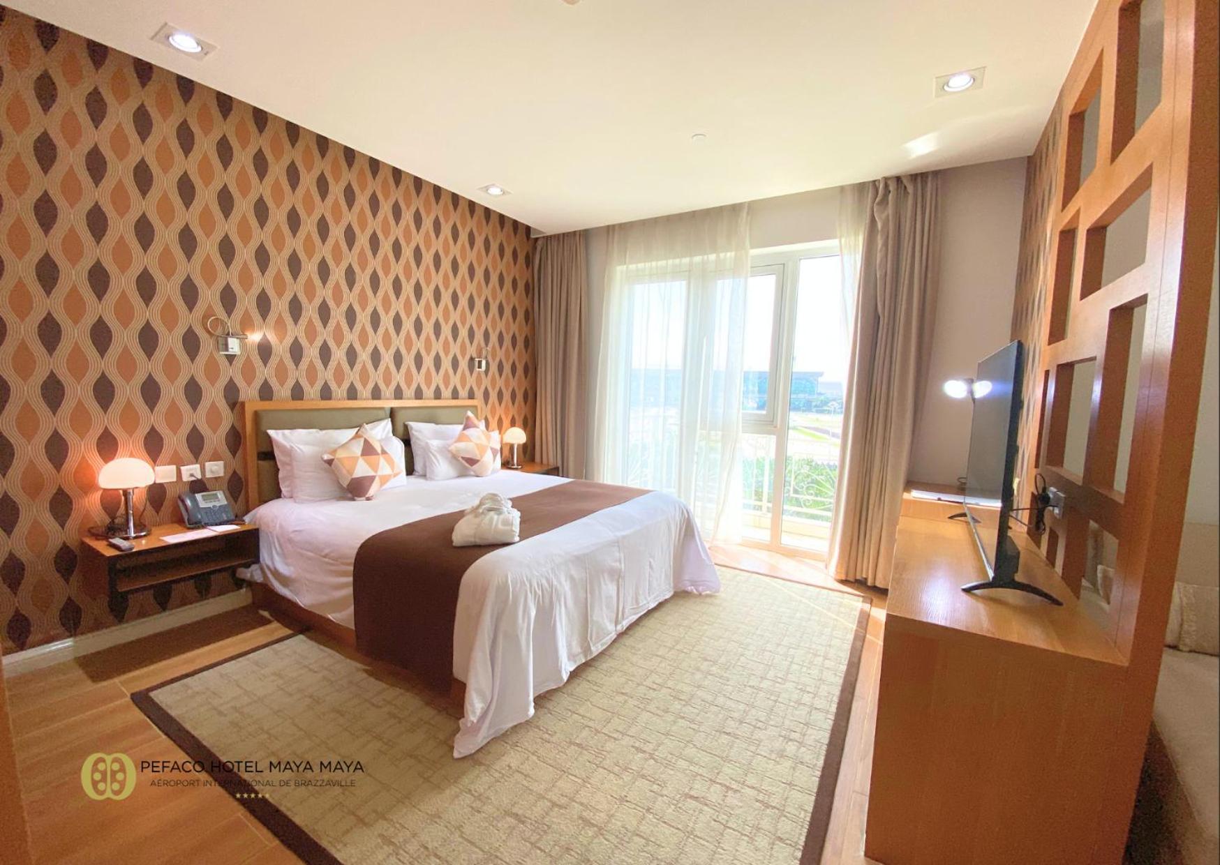 ברזוויל Pefaco Hotel Maya Maya מראה חיצוני תמונה