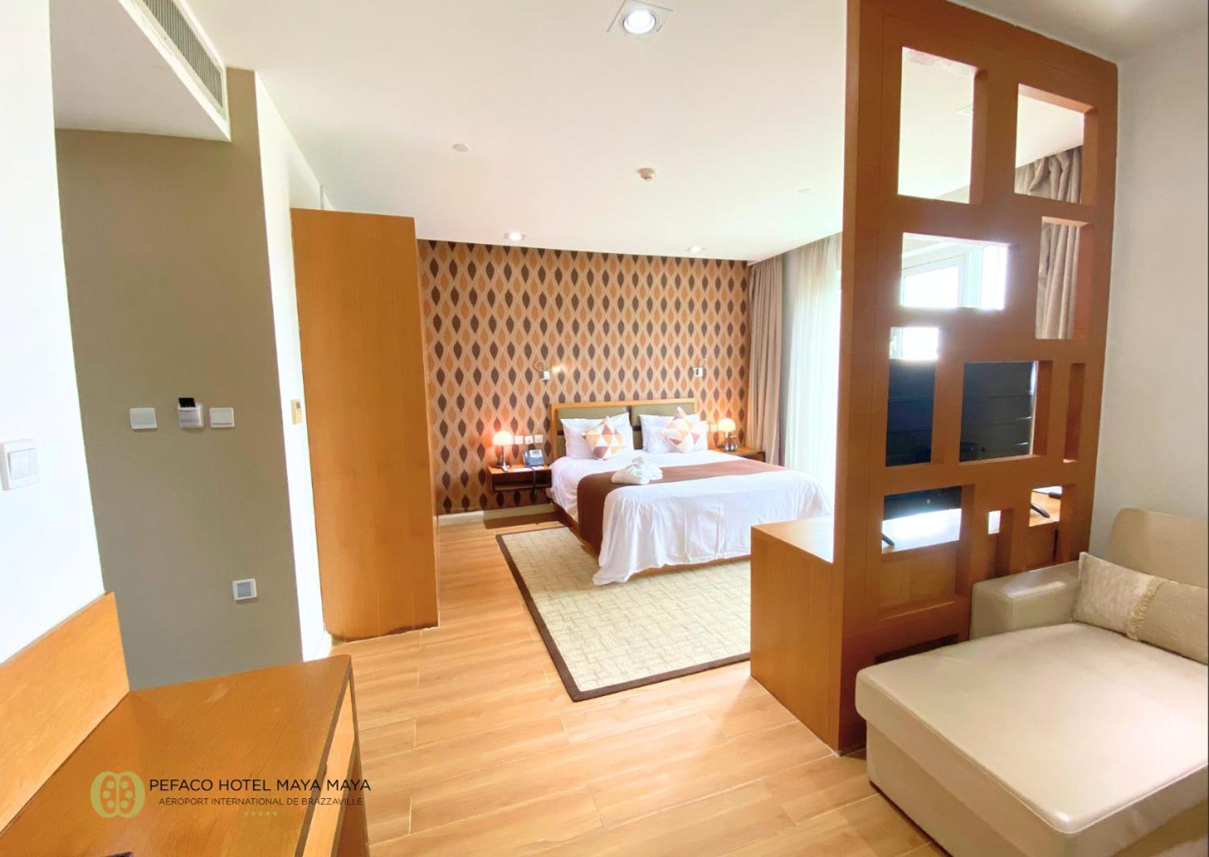 ברזוויל Pefaco Hotel Maya Maya מראה חיצוני תמונה