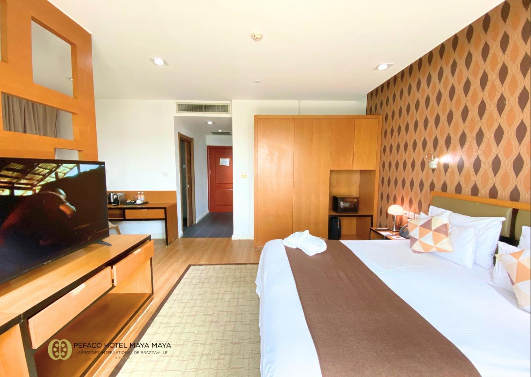 ברזוויל Pefaco Hotel Maya Maya מראה חיצוני תמונה