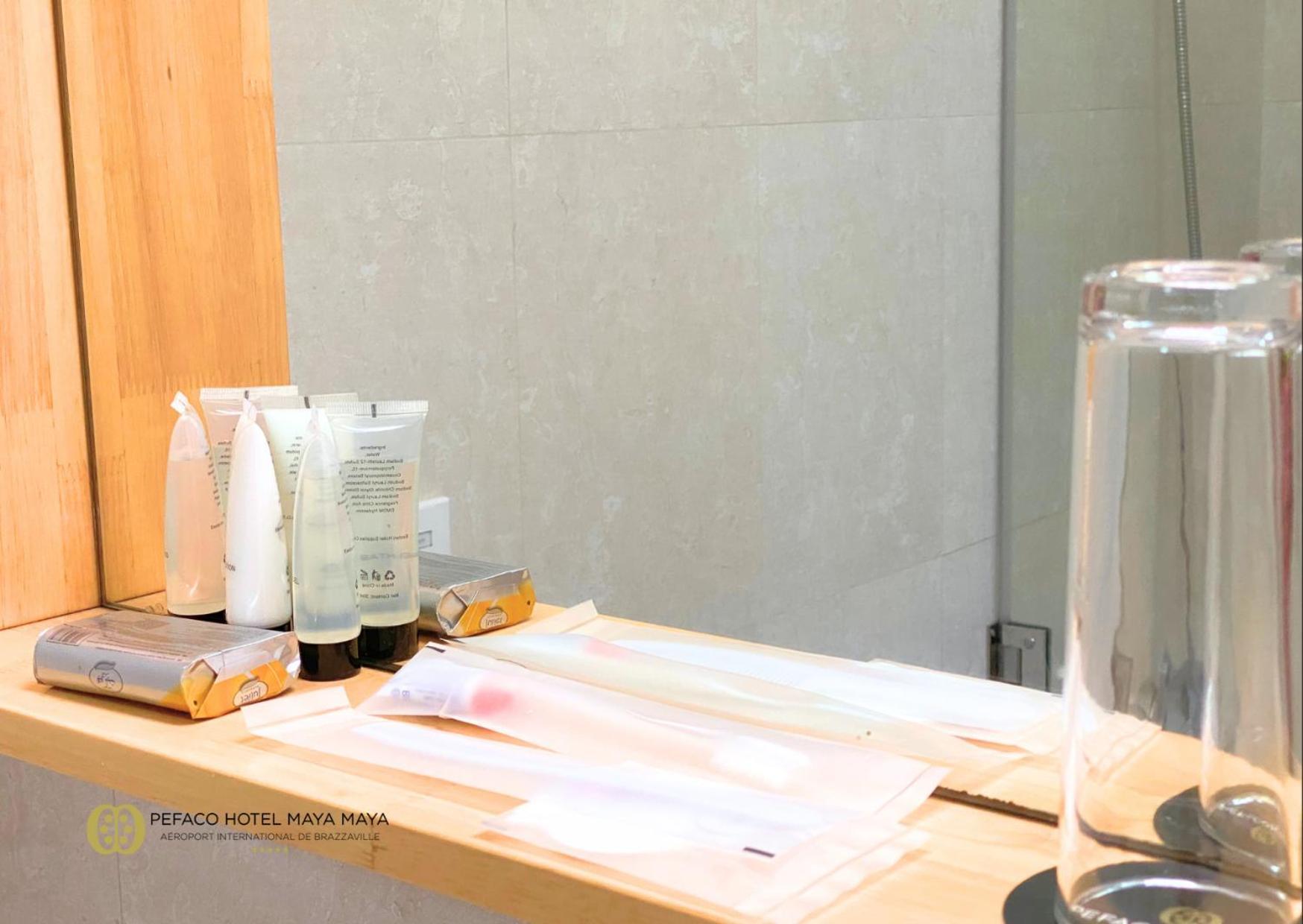 ברזוויל Pefaco Hotel Maya Maya מראה חיצוני תמונה