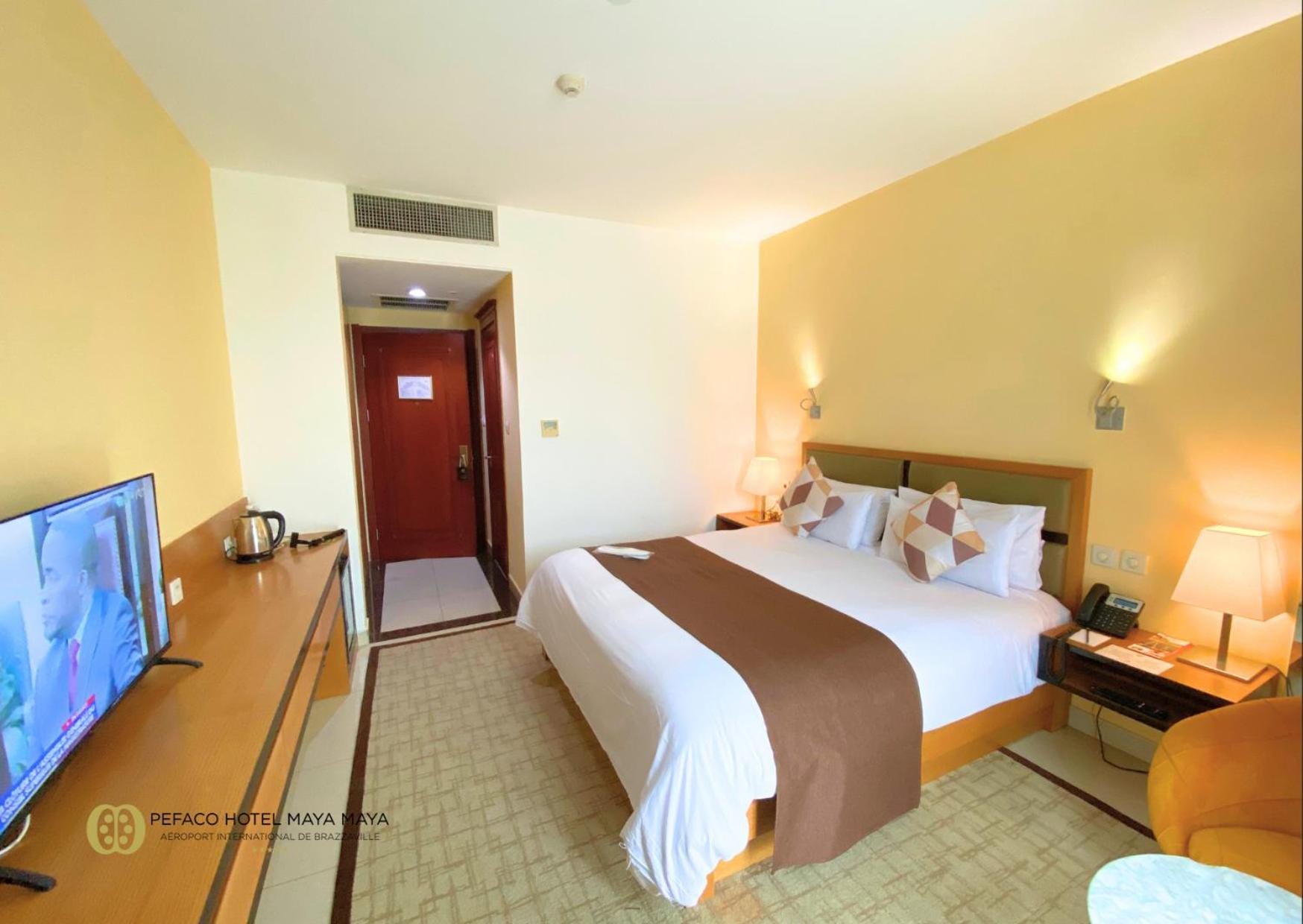 ברזוויל Pefaco Hotel Maya Maya מראה חיצוני תמונה