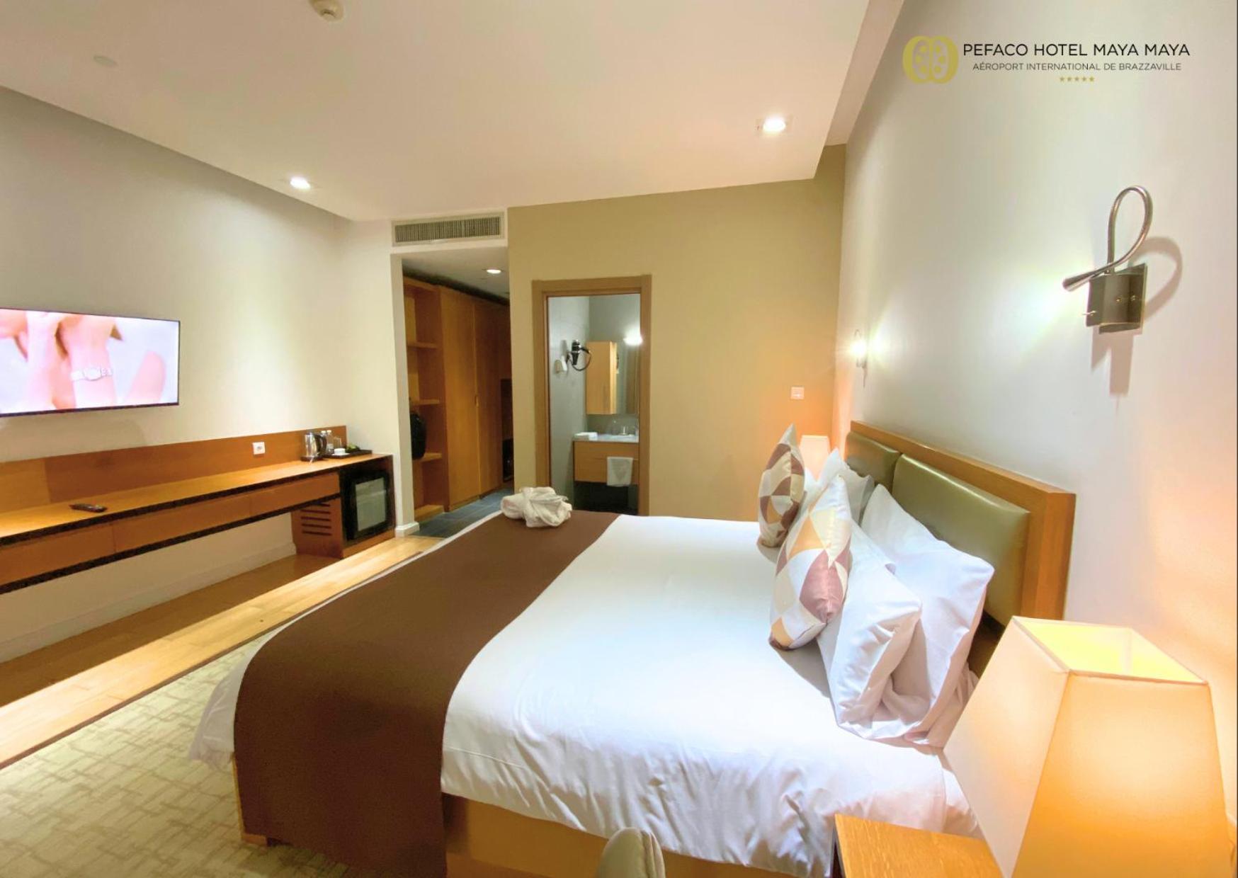 ברזוויל Pefaco Hotel Maya Maya מראה חיצוני תמונה